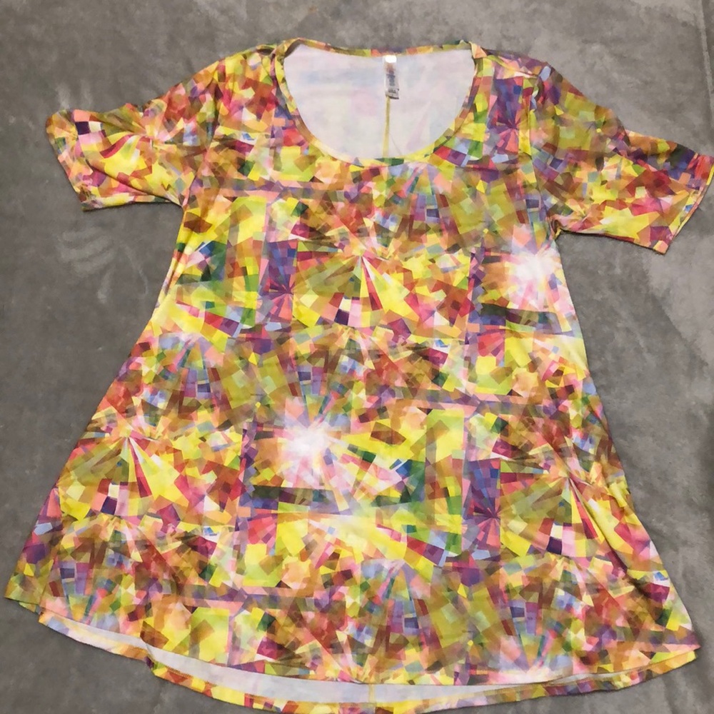 LuLaRoe T shirt